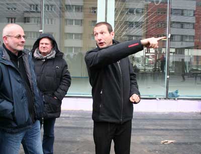 Bei der Besichtung des Baustellenbereichs der neuen Universitäts- und Landesbibliothe …