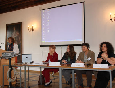 VR Margret Friedrich eröffnete die Tagung; im Bild auch die InitiatorInnen der Tagung …