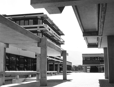 Eine Ausstellung am Campus Technik zeigt vierzig Jahre Planen und Bauen.