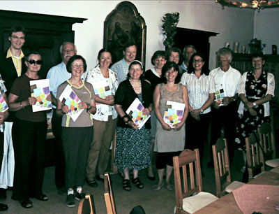 Im Bild sehen Sie einen Teil der regelmäßigen Besucher mit den organisatorisch und te …