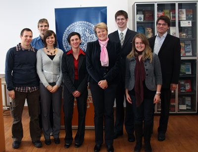 Vizerektorin Sabine Schindler gratulierte den neuen StipendiatInnen.