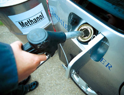 Aus Methanol kann in einem Katalysator  einfach und rasch Wasserstoff erzeugt werden.