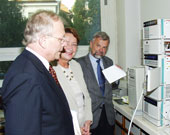 Ministerin besucht Innsbrucker Forscher