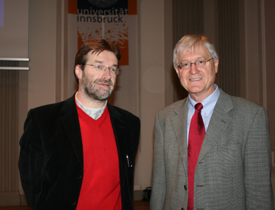 Prof. Josef C. Aigner und Rektor Manfried Gantner