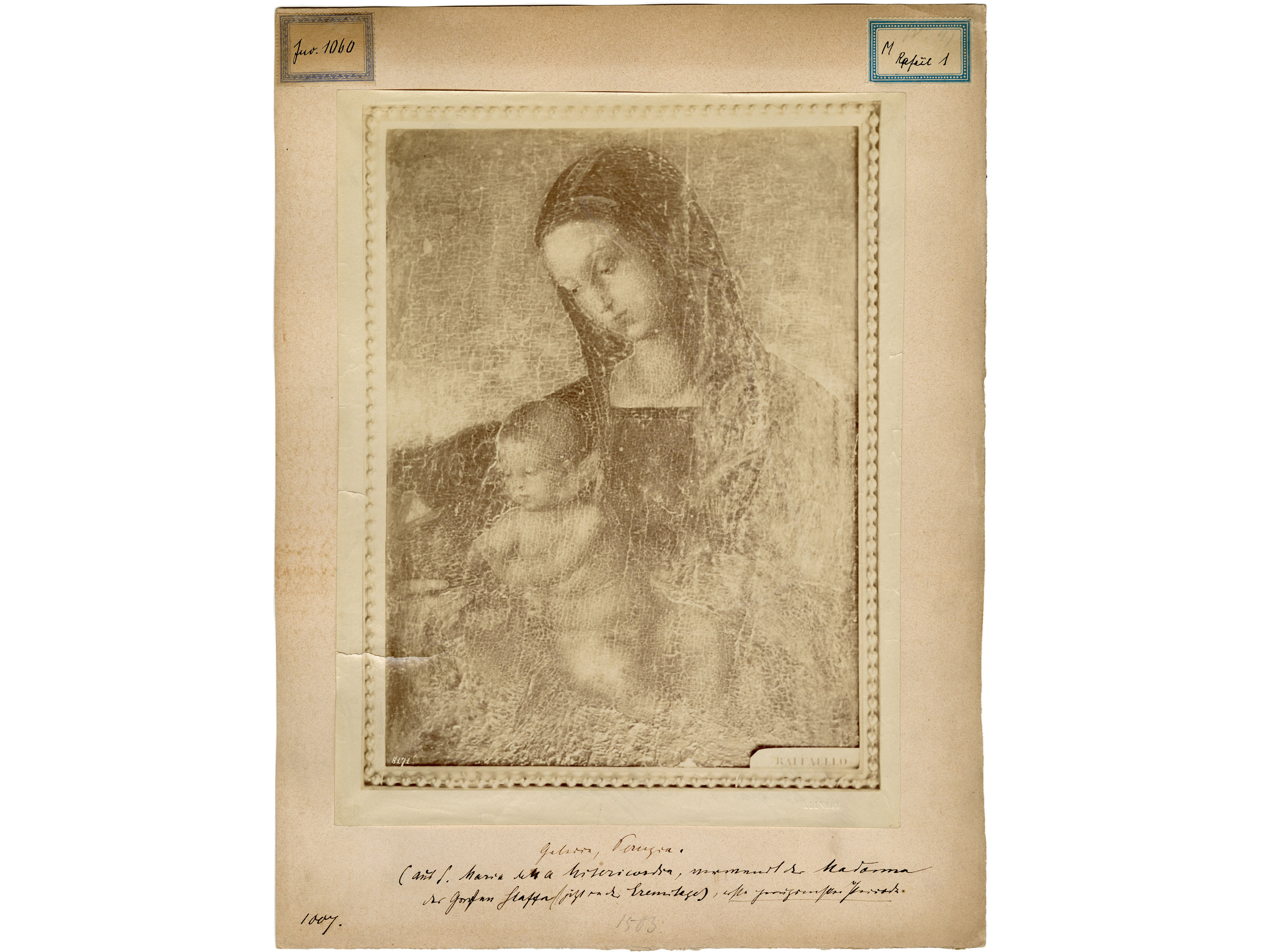 Fotografie (Albuminabzug auf Karton), Raffael, Madonna mit Kind aus St. Maria della Misericordia, Inv.-Nr. 1060, 25 x 32,5 cm