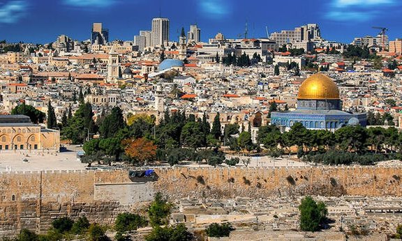Synagoge mit goldener Kuppel in Jerusalem