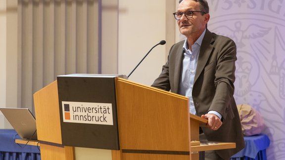 Vizerektor der Universität Innsbruck Univ.-Prof. Dr. Bernhard Fügenschuh