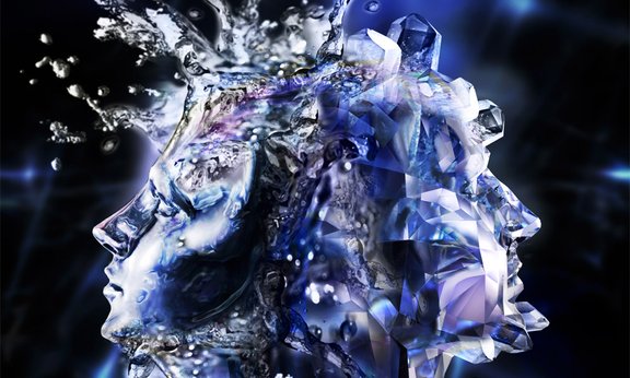 Das Gesicht einer Frau ist von Wasser umgeben, was eine starke und eindrucksvolle Wirkung erzeugt