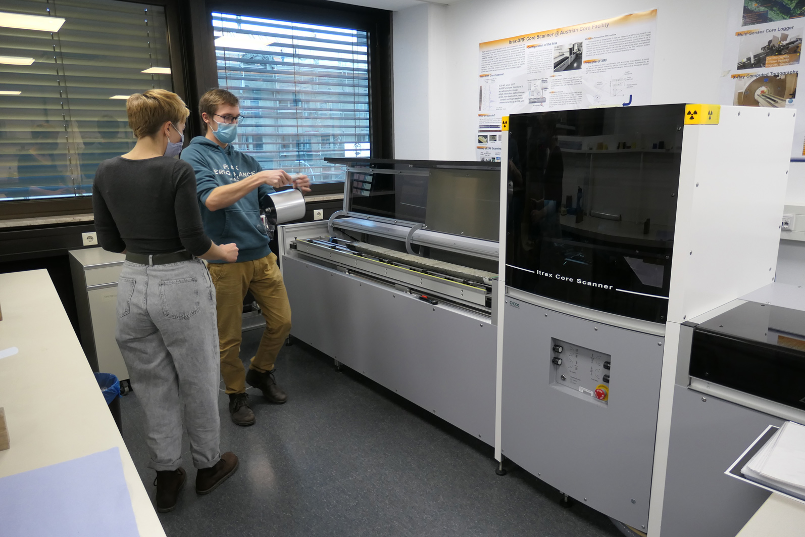 Scan der Bohrkerne aus Traunkirchen im Labor der Austrian Core Facility an der Universität Innsbruck