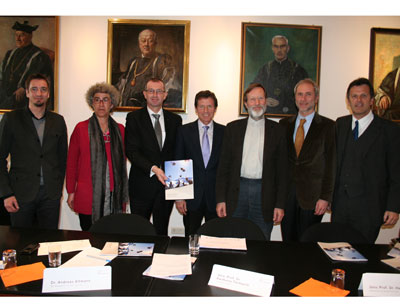 Die RektorInnen der Tiroler Hochschulkonferenz präsentierten ihre neue Broschüre.