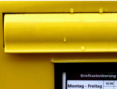 Postkasten gelb