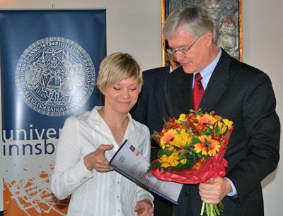 Rektor Gantner gratulierte Mag. Karin Albrecht.
