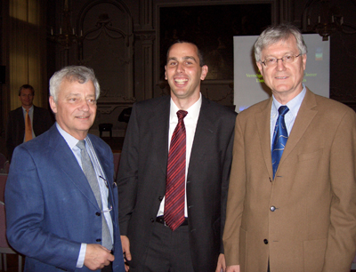 v.l. Dekan Stephan Laske, Neo-Prof. Michael Hanke, Rektor Manfried Gantner