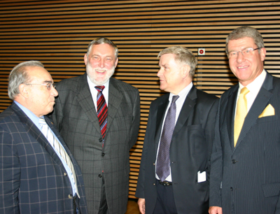 Landtagspräsident Prof. Dipl.-Ing. Helmut Mader, Dr. Franz Fischler, Dekan Anton Peli …