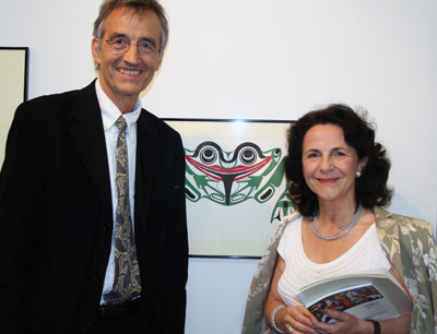 v.l. Auch Forschungsvizerektor Tilmann Märk sowie Leiterin der Ausstellung und des Ze …