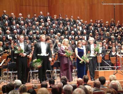 Der Innsbrucker Universitätschor nahm bei der Aufführung der 9. Sinfonie von Ludwig v …