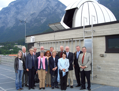 Der Deutsche Freundeskreis auf Besuch bei der Astrophysik