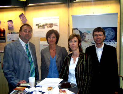 v.l. Reinhard Aichner (BIB), Julia Papst (WK), Michelle Heller und Mathias Schennach  …