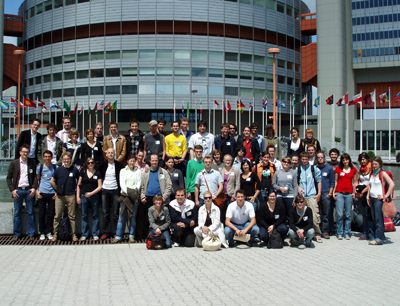 60 Innsbrucker Studierende besuchten die Internationale Atomenergiebehörde in Wien.
