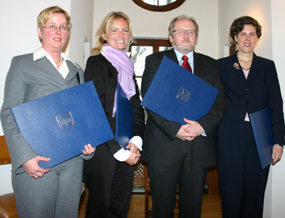 v.l.: Prof. Birgit Mertz-Baumgartner, Dr. Sandra Rothenberger, Prof. Wolfgang Hackl,  …