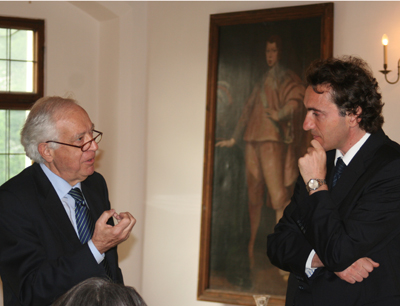 v.l.: Generalkonsul Alberto Ceccarelli im Gespräch mit Staatsanwalt Stefano Dambruoso