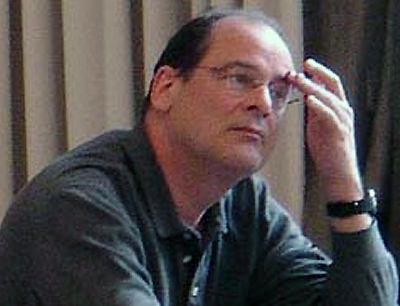 Prof. Andreas Kemmerling (Heidelberg) verfolgt einen Dissertantenvortrag.