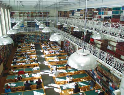 Stiftung Südtiroler Sparkasse unterstützt Universitäts- und Landesbibliothek beim Ank …