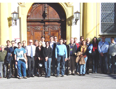 35 MathematikerInnen aus 11 Ländern trafen sich in Innsbruck zum Wissensaustausch.