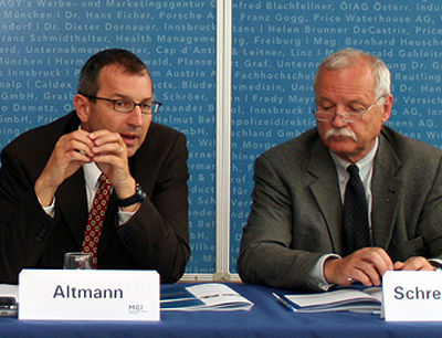 Dr. Andreas Altmann, Geschäftsführer des MCI (li.) und Prof. Klaus Schredelseker, Ins …