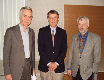 v.l. Prof. Hans Mühlbacher, Prof. Mike Etzel und Dekan Prof. Stephan Laske.