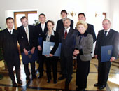 Die PreisträgerInnen mit Vizebürgermeisterin Hilde Zach, Rektor Hans Moser und Vizere …