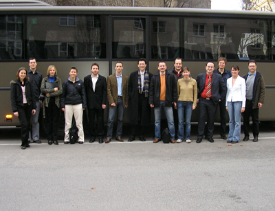 Die LFU/UMIT-Gruppe des Joint Study Seminars um Prof. Siedschlag (Mitte) nach der gem …