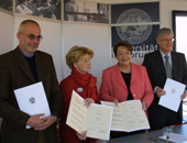 v.l.: Vizerektor Martin Wieser, Bürgermeisterin Hilde Zach, BM Elisabeth Gehrer und R …