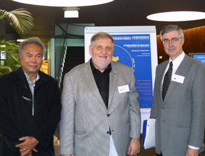 v.l.: Prof. Edwin Thumboo (Head, Centre for the Arts, National University of Singapor …