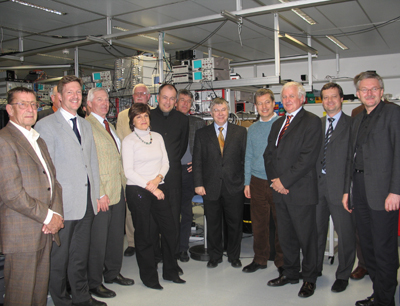 Die IV KMU-Gruppe zu Gast im Quantenlabor auf Einladung von Prof. Rainer Blatt und We …