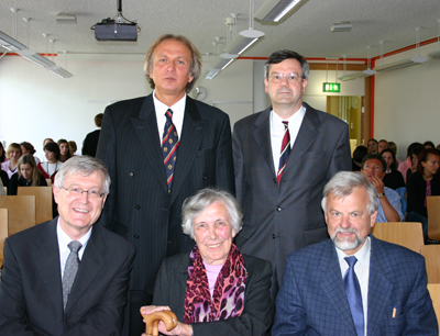 v.l. Rektor Manfried Gantner, Prof. Lew Zybatow, Prof. Annemarie Schmid, Prof. Wolfga …