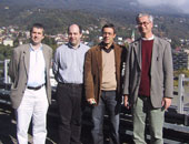 Prof. Mike Robinson und Prof. Philip Long mit Vertretern des Innsbrucker Instituts