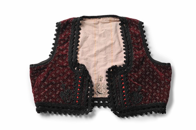 Festtagsgewand aus der südserbischen Region Leskowac, 1985