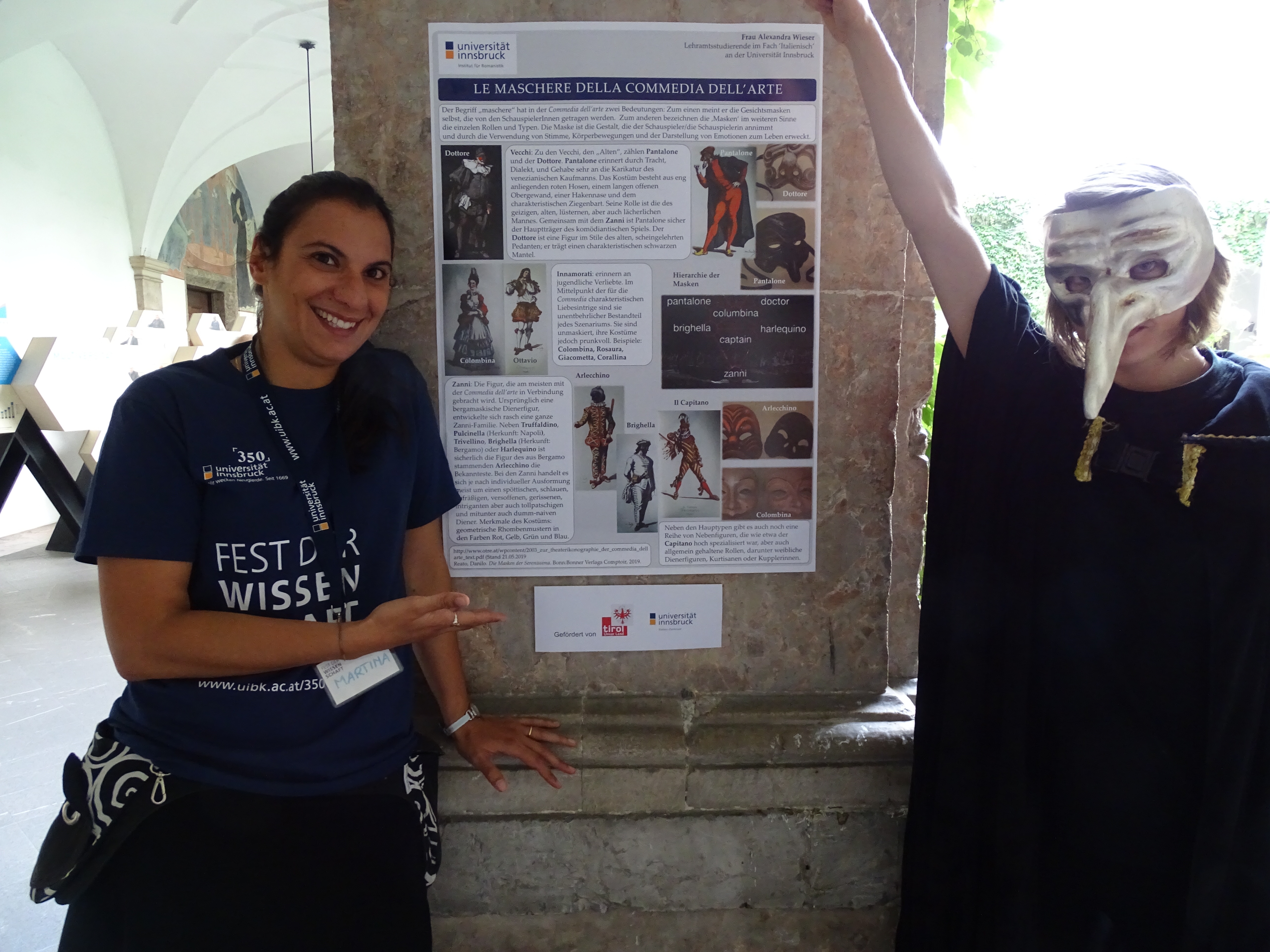 Stazione: "Teatriamo! Wozu diese Maskerade?"