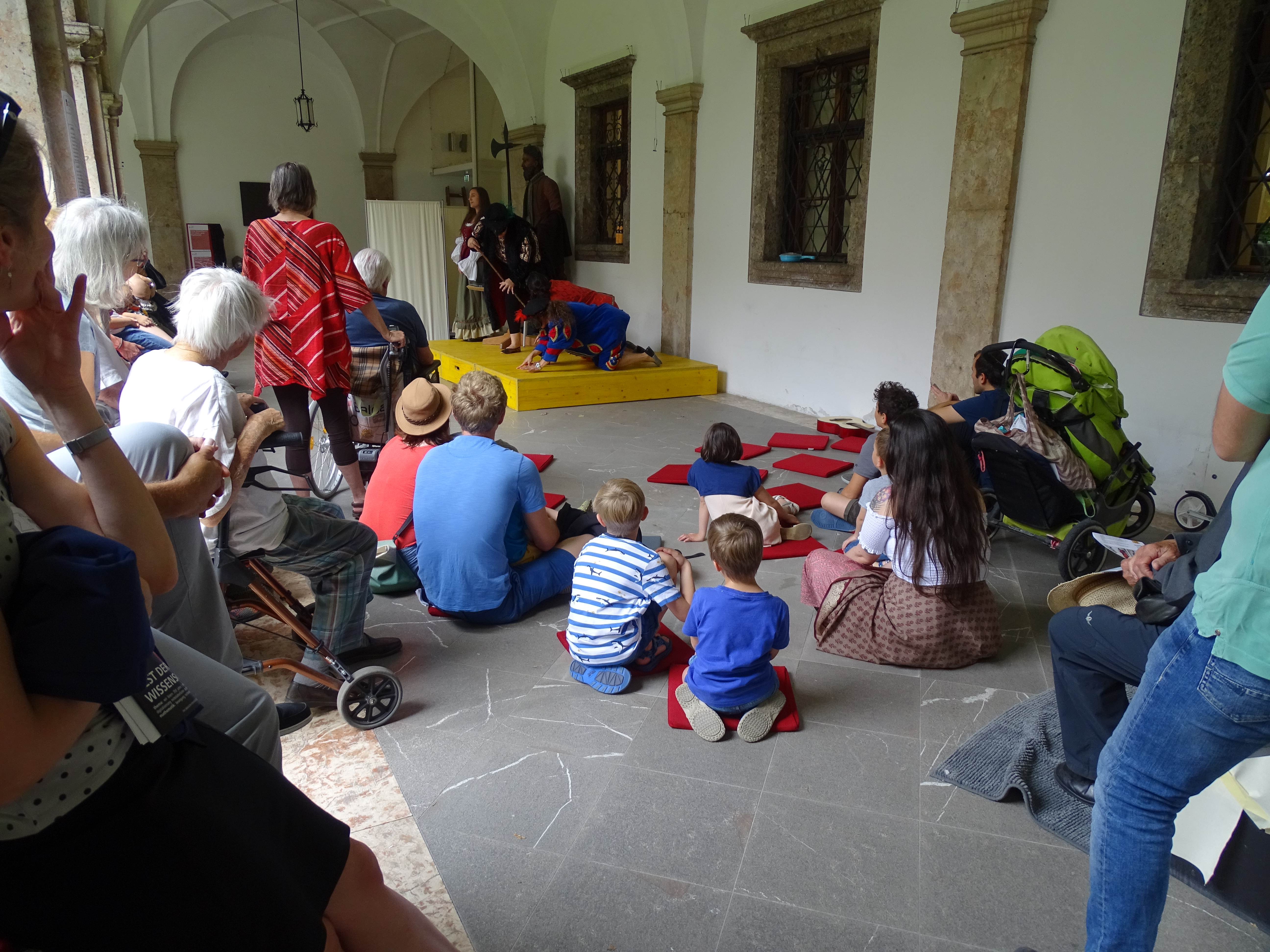 Commedia "Attenti al Pollo"