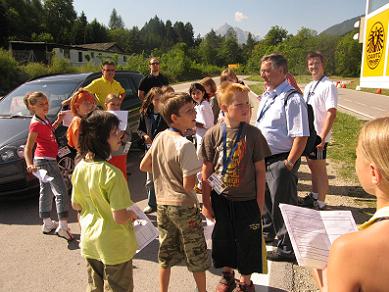 Gefesselte Zuh&ouml;rer am &Uuml;bungsgel&auml;nde
