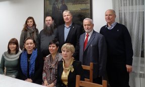 Die Organisatoren und Referenten im Refektorium des Klosters Neu-Jerusalem.