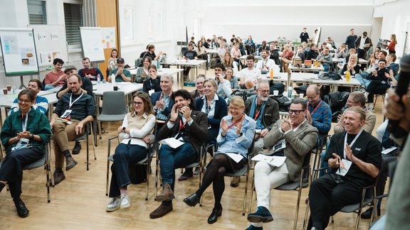 Publikum applaudiert