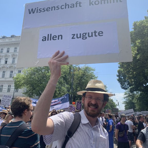 Michael Dormandy bei der Demonstration