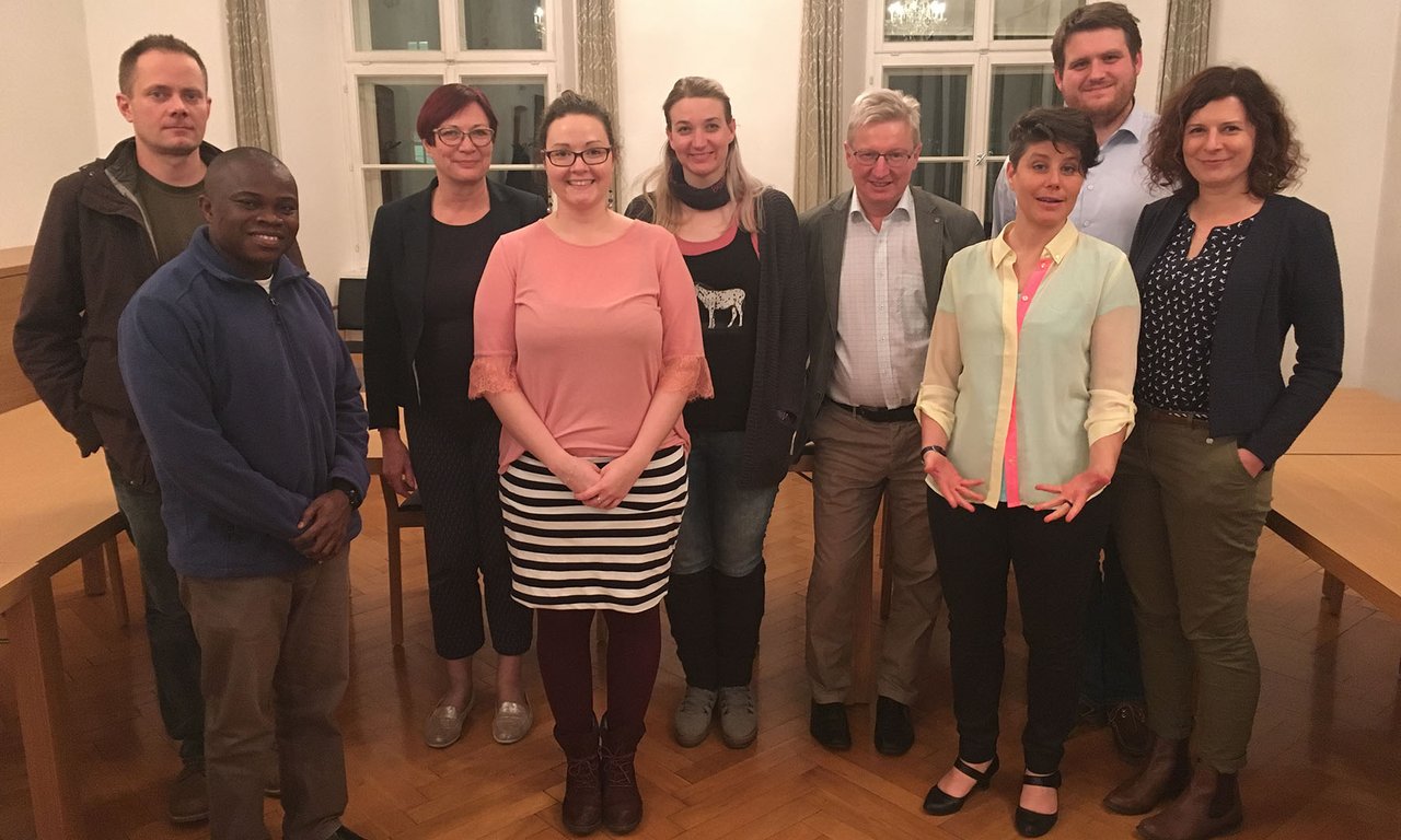 v.l.: Bruder Tobias, Tang Matthias Sonbomah,  Univ.-Prof. Martina Kraml, Petra Juen, Anna Kraml, Prof. Dr. Franz Höllinger, Dr. Irmgard Klein, Clemens Danzl, Dr. Nicole Bauer