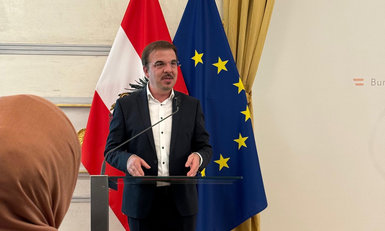 Verleihung des Großen Silbernen Ehrenzeichen für Zekirija Sejdini