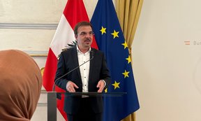 Verleihung des Großen Silbernen Ehrenzeichen für Zekirija Sejdini