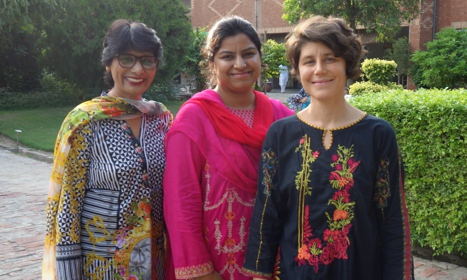 rechts: Irmgard Klein