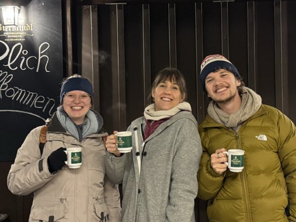 Weihnachtsfeier 2025 Eisstockschiessen LeaElenaPaul