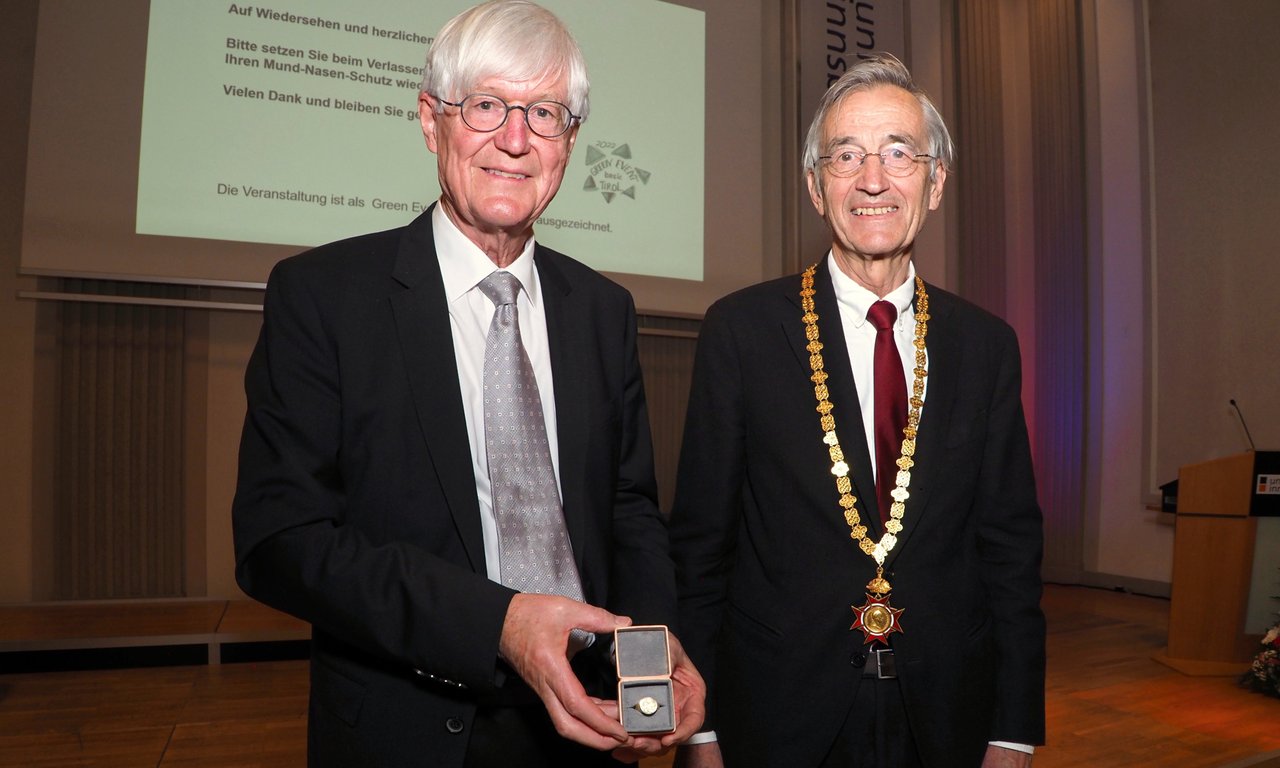 Altrektor Manfried Gantner und Rektor Tilmann Märk